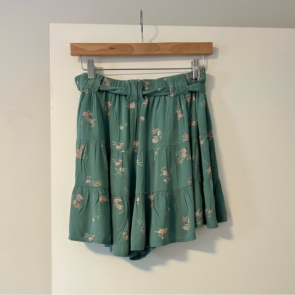 American Eagle tie up Skort size medium - Picture 3 of 4